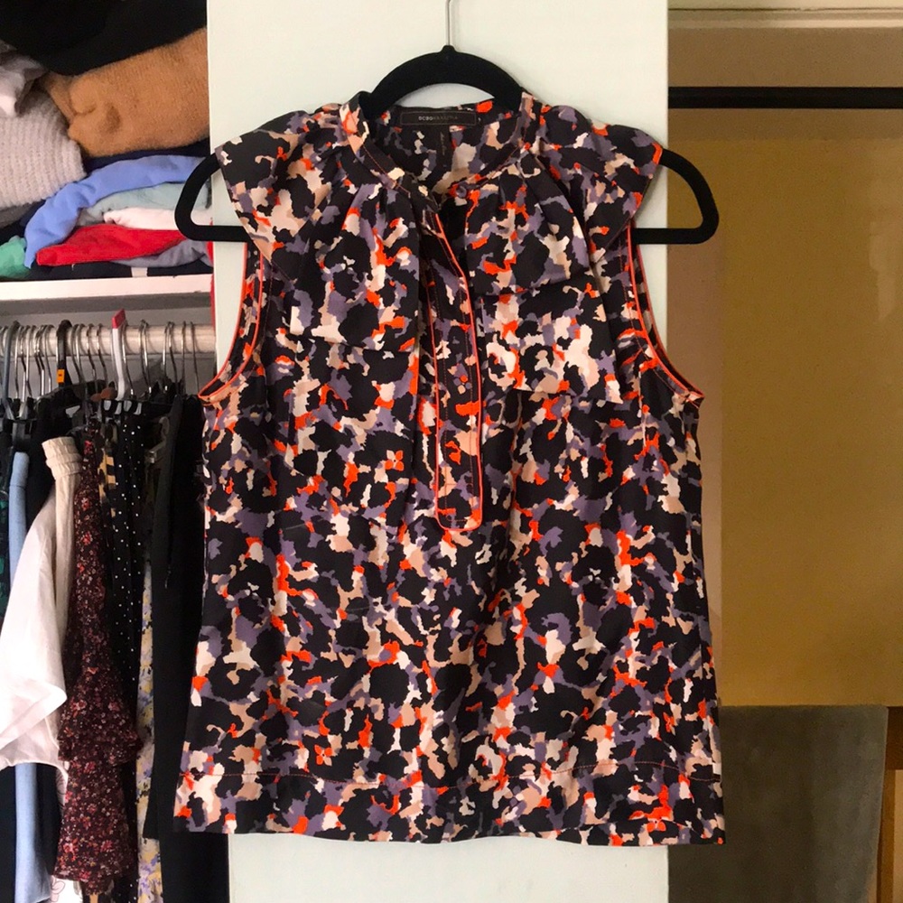 BCBG silk sleeveless blouse size XS